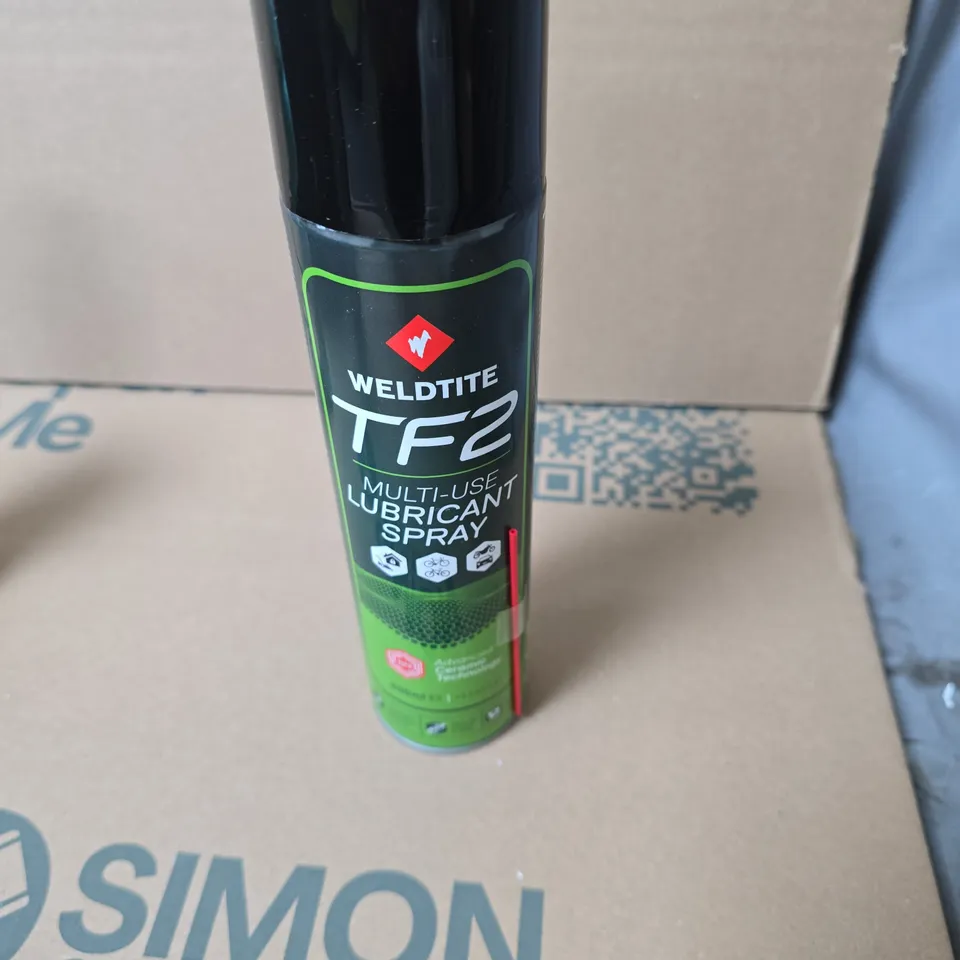 APPROXIMATELY 12 ASSORTED AEROSOLS INCLUDING FENJAL CLASSIC SHOWER MOUSSE , WELDTITE TF2 MULTI USE LUBRICANT SPRAY AND ZERO IN BED BUG & DUST MITE KILLER 
