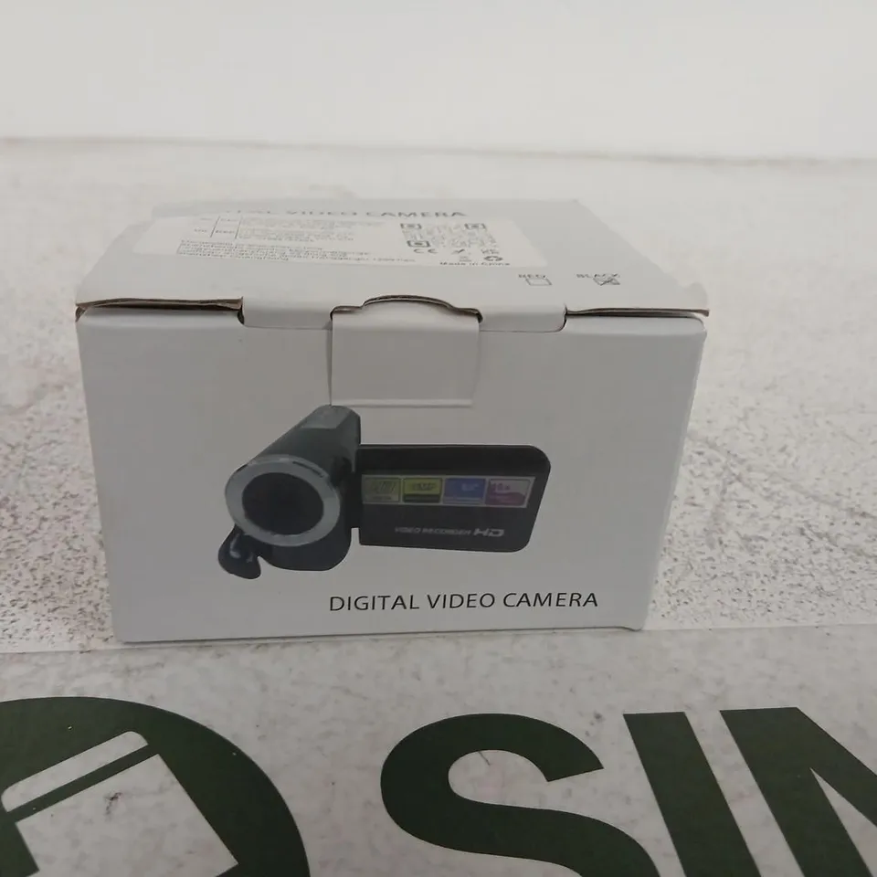 CAMCORDER / DIGITAL VIDEO CAMERA – HD VIDEO RECORDER (BOXED)