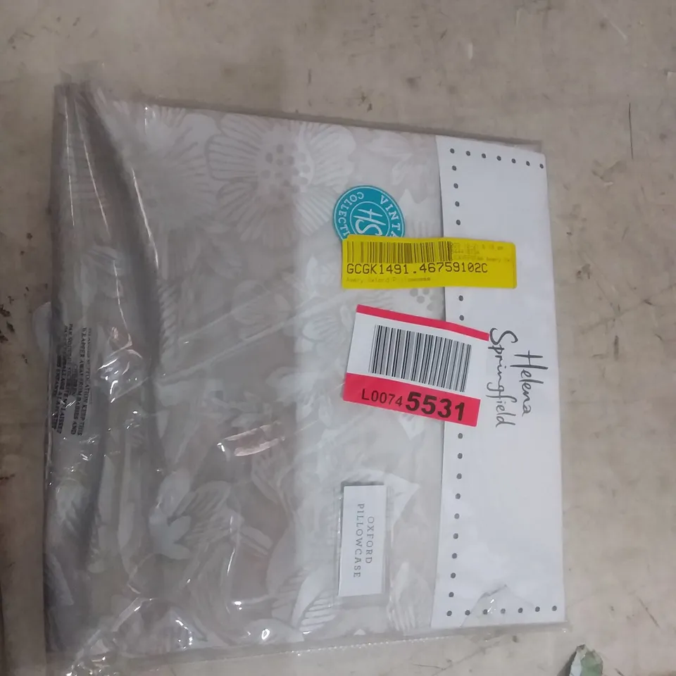 DESIGNER HELENA SPRINGFIELD AVERY OXFORD PILLOWCASE APPROX SIZE: 74CM X 48CM X 5CM