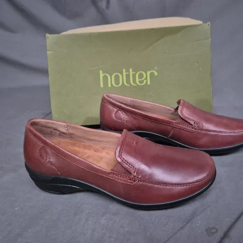 BOXED PAIR OF HOTTER ENVY CHESTNUT LEAHER UK 5