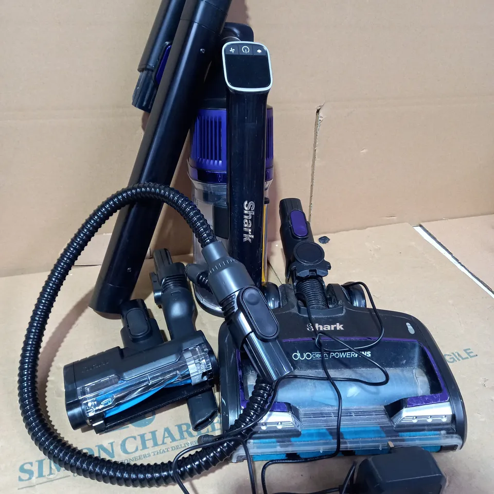 SHARK CORDLESS STICK VACUUM IZ390UKTQ