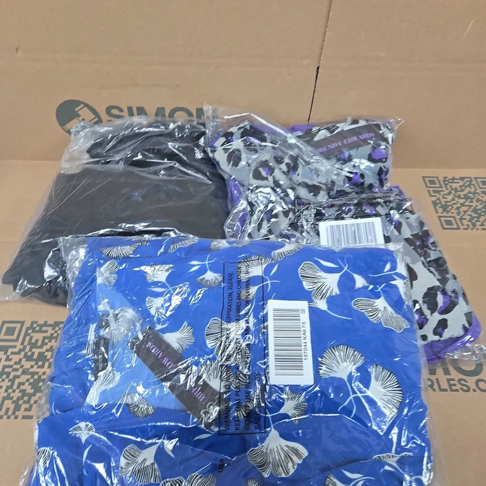 APPROXIMATELY 20 ASSORTED WOMENS CLOTHING PRODUCTS IN VARIOUS STYLES & SIZES