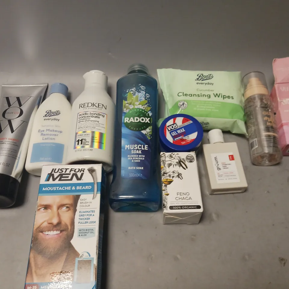 BOX OF APPROXIMATELY 20 COSMETIC ITEMS TO INCLUDE - FACE MASK, BODY SCRUB, CONDOMS, AND GRANADO PERFUME ETC. 