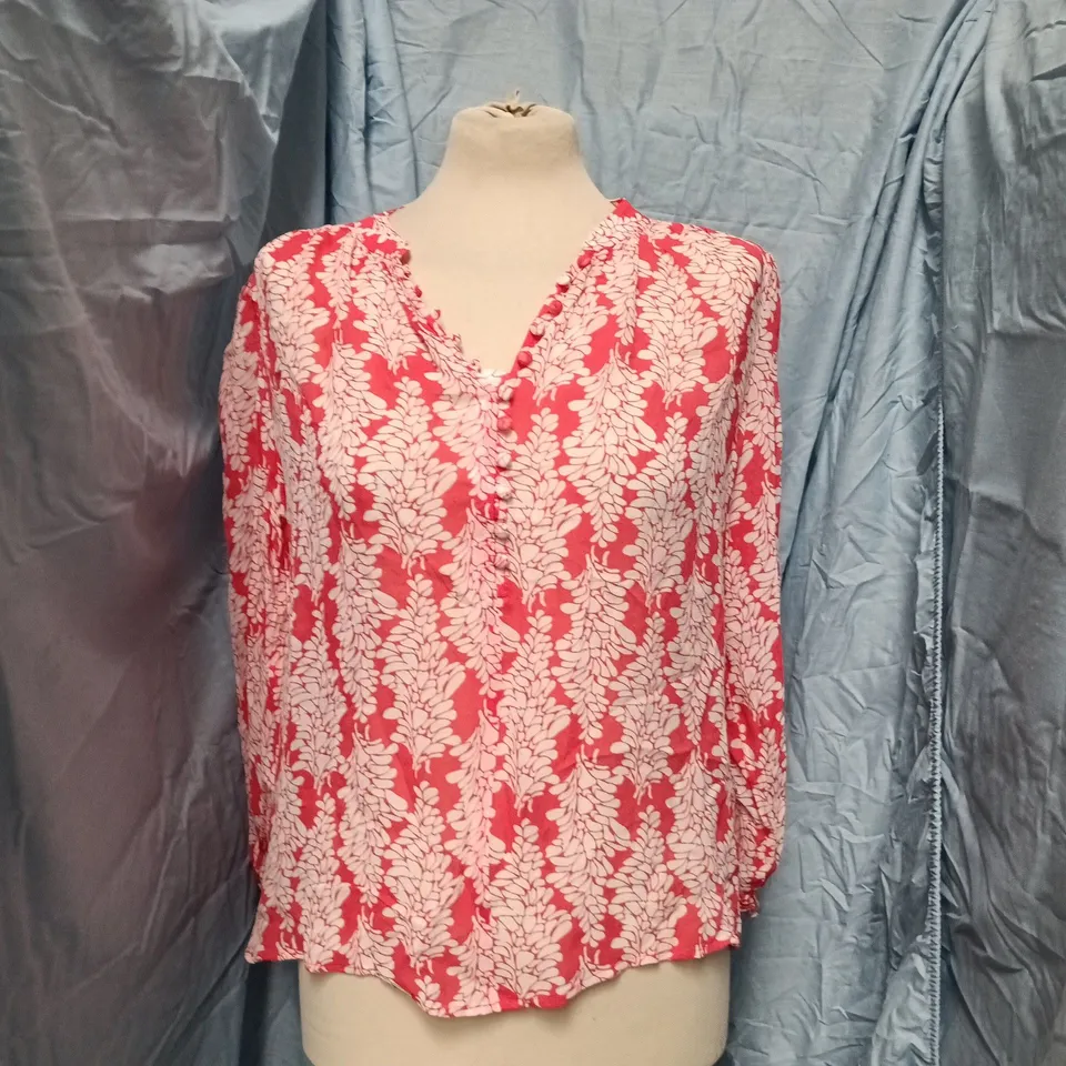 MINT VELVET WOMEN'S RED LEAF PRINT TOP, SIZE M