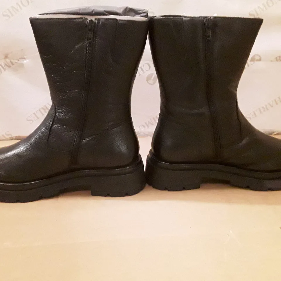 BOXED BRAND NEW SIMPLY BE BREENER EX WIDE BOOTS SIZE 6 BLACK COLOUR APPROXIMATELY 4 PAIRS