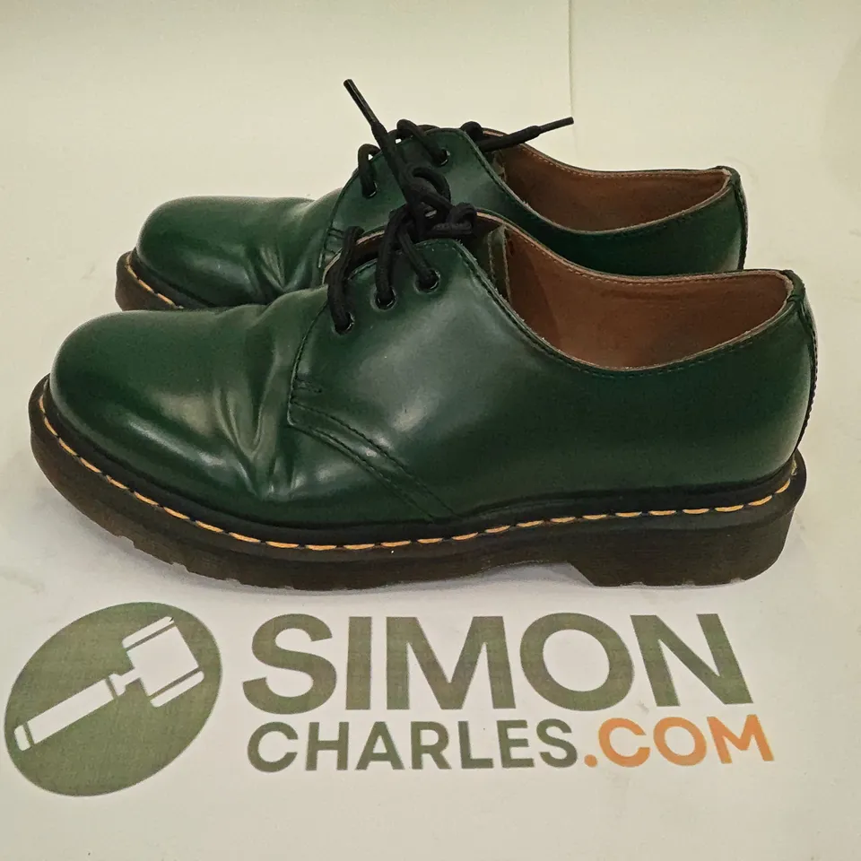 PAIR OF DR MARTENS GREEN SHOES - UK 6.5