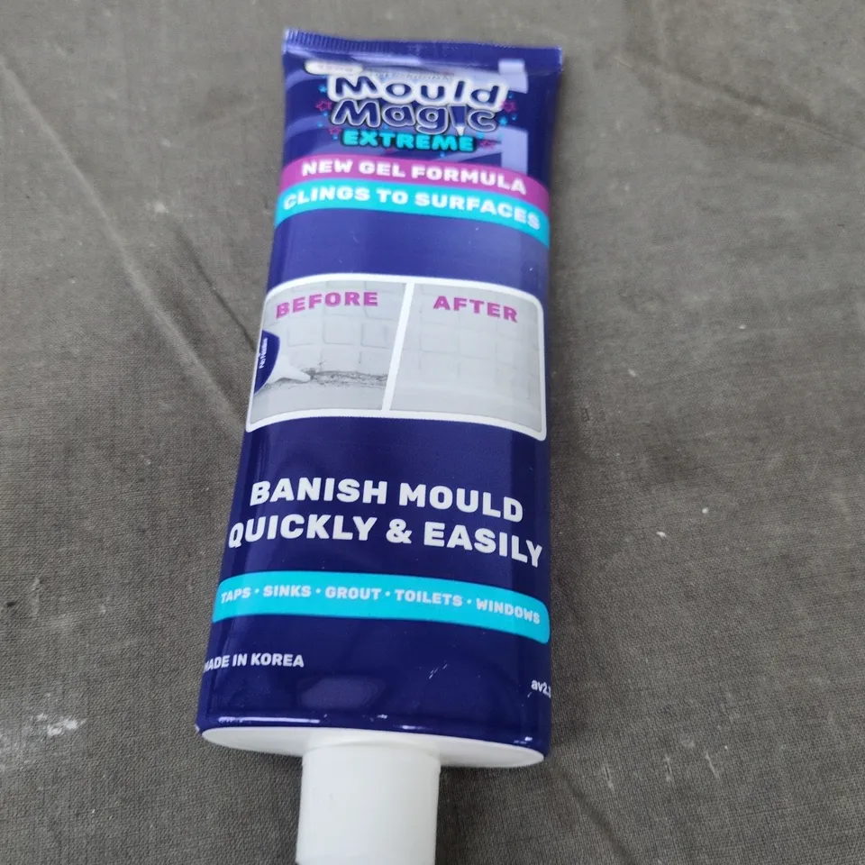 APPROXIMATELY 20 ASSORTED HOUSEHOLD ITEMS INCLUDING ALL PURPOSE WALLPAPER ADHESIVE , NATURAL CLEANING CLAY AND MOULD MAGIC 