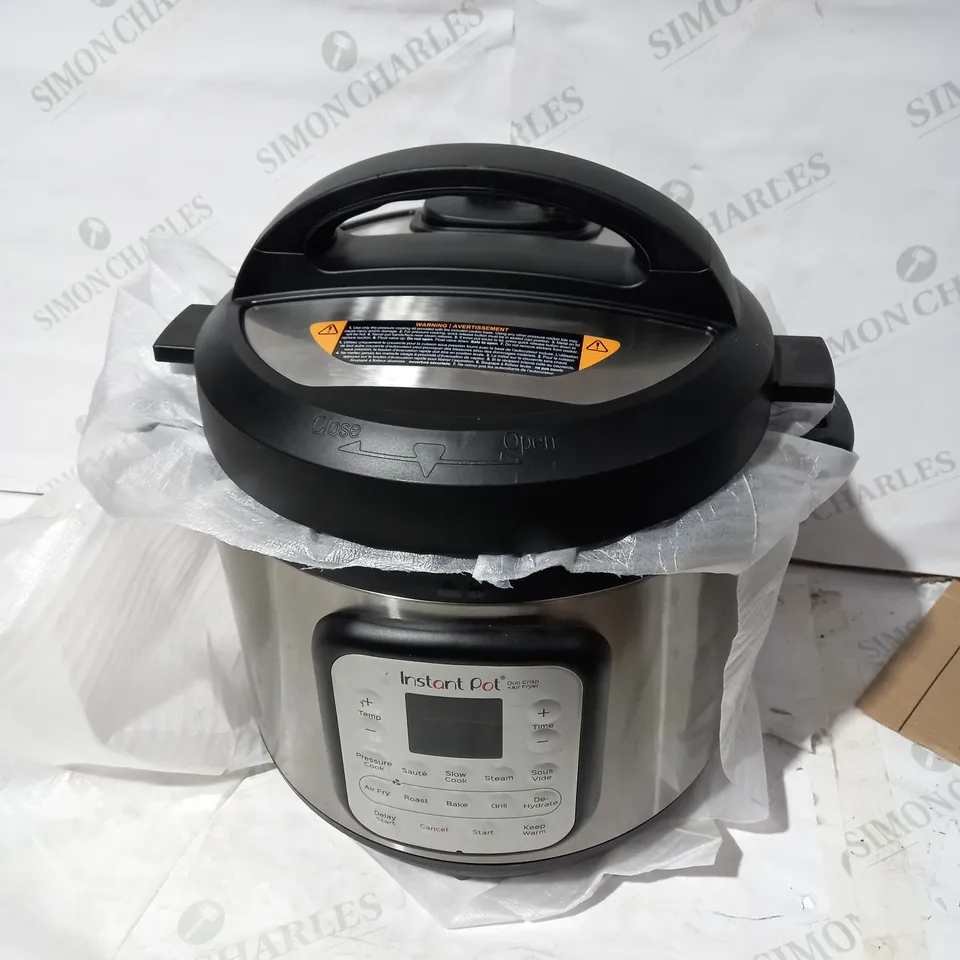 BOXED INSTANT POT DUO CRISP + AIR FRYER