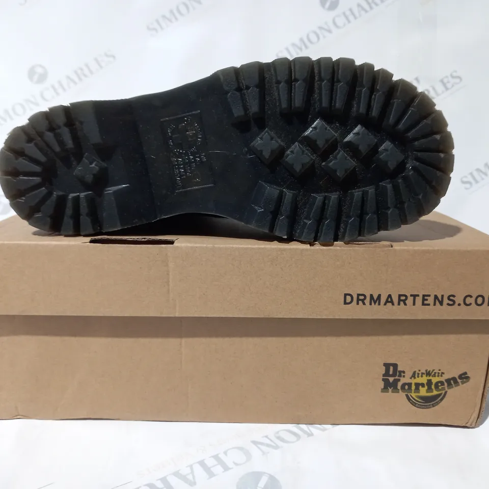 BOXED PAIR OF DR MARTENS SINCLAIR FLATFORM BOOTS IN BLACK UK SIZE 5