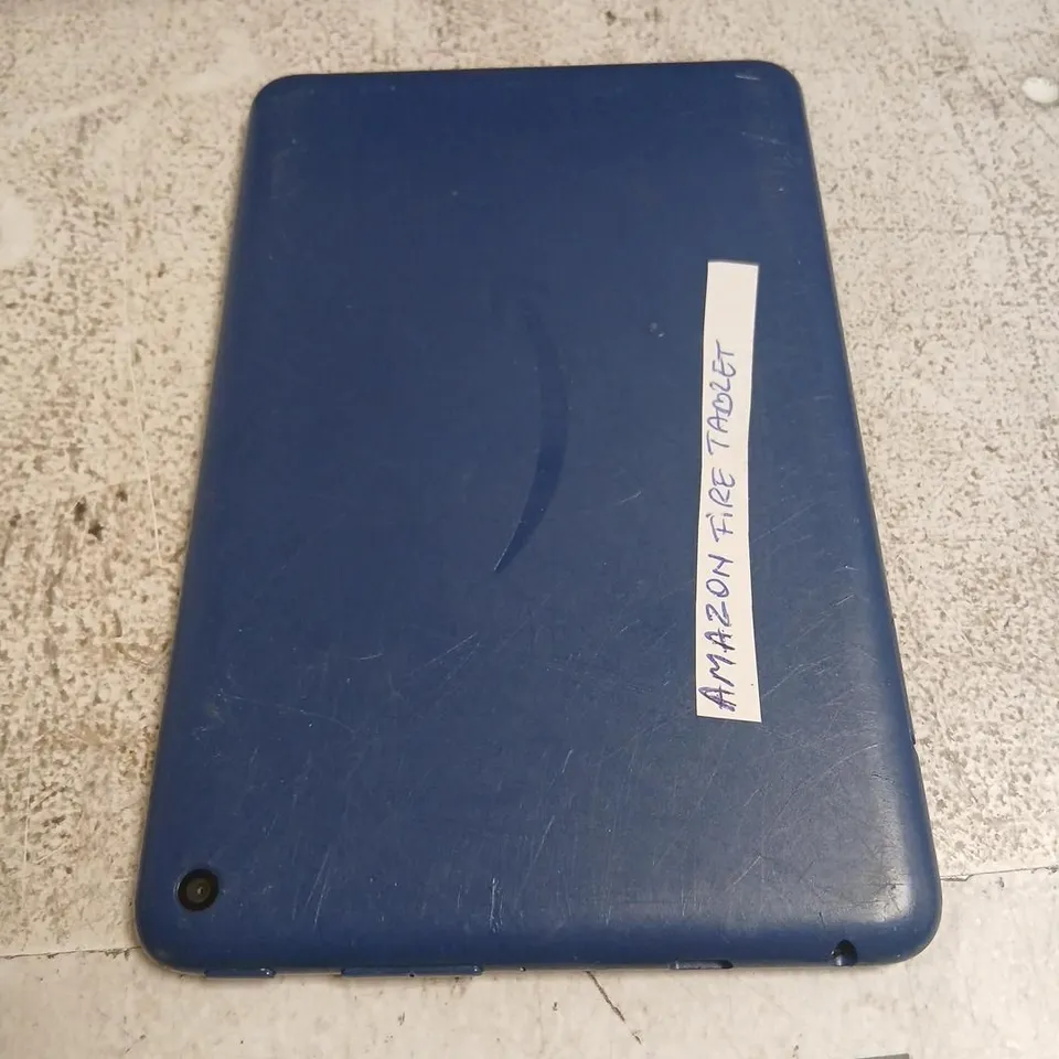 AMAZON FIRE TABLET – BLUE BACK, CRACKED SCREEN