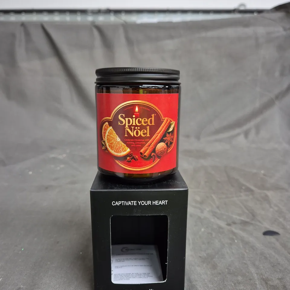 SPICED NOEL SCENTED CANDLE IN AMBER GLASS JAR