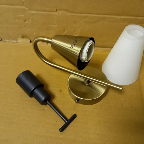 LULU WALL LIGHT