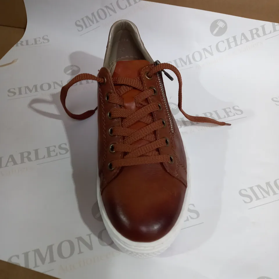 RIEKER SIDE ZIP TRAINERS IN BROWN SIZE 6.5 