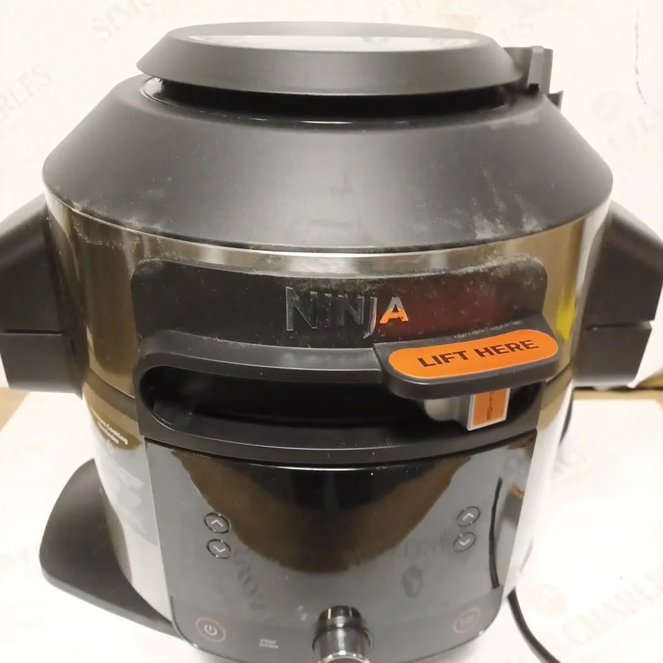 NINJA FOODI SMARTLID MULTI-COOKER