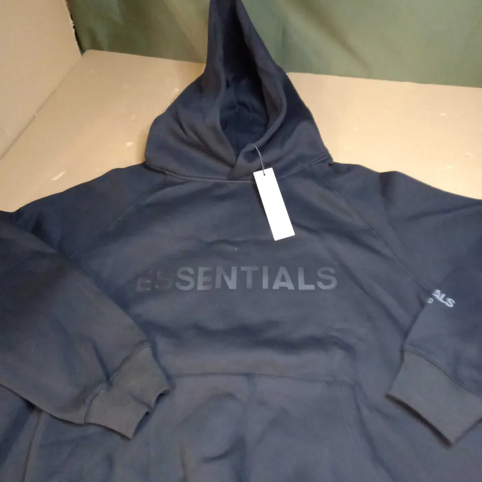 FEAR OF GOD ESSENTIALS HOODIE SIZE M