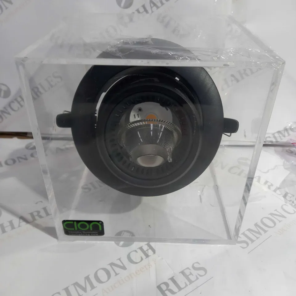 CLON LED LIGHT IN DISPLAY CASE 