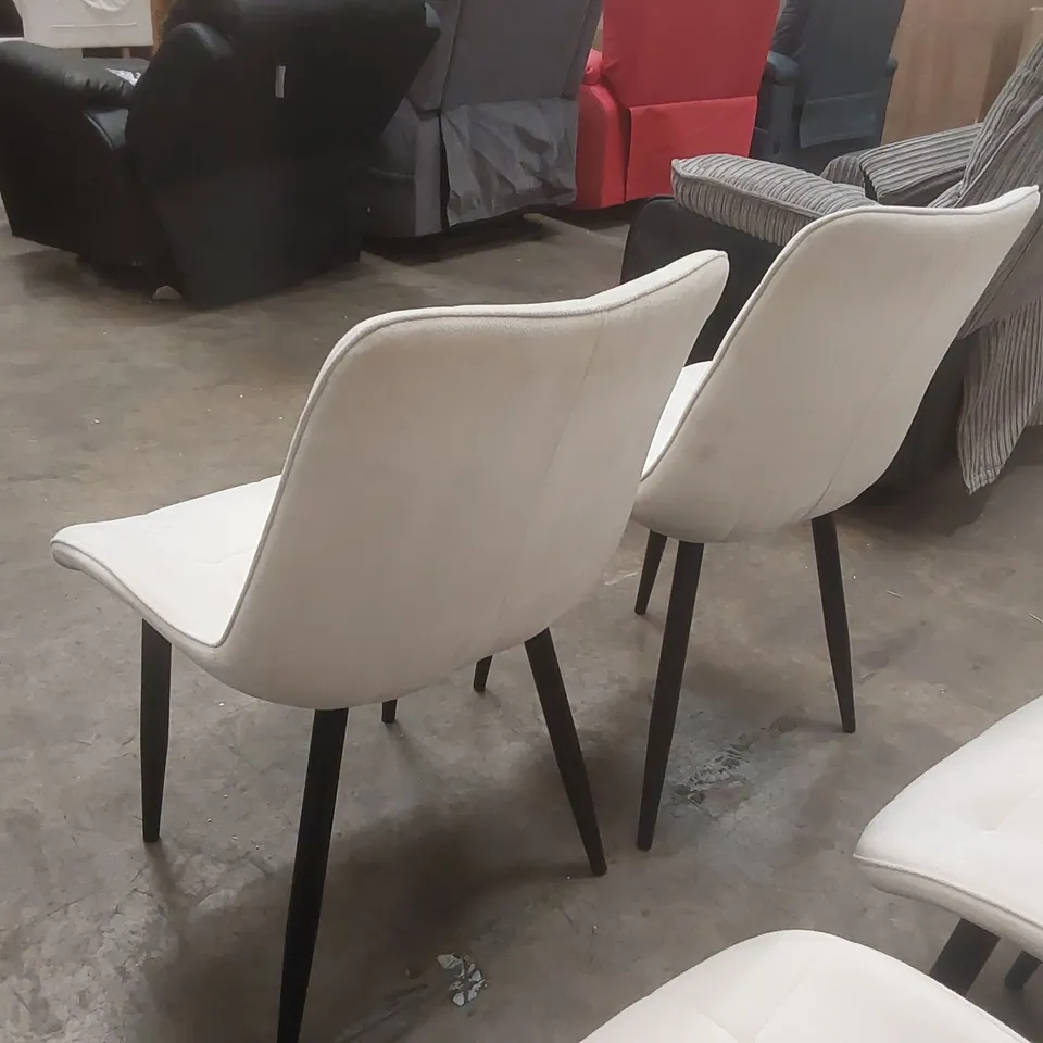SET OF 5x VELVET UPHOLSTERED DINING CHAIRS WITH BLACK METAL LEGS