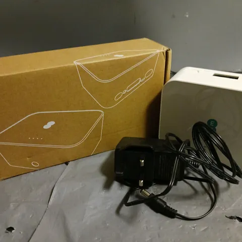 BOXED EE SMART 4G HUB