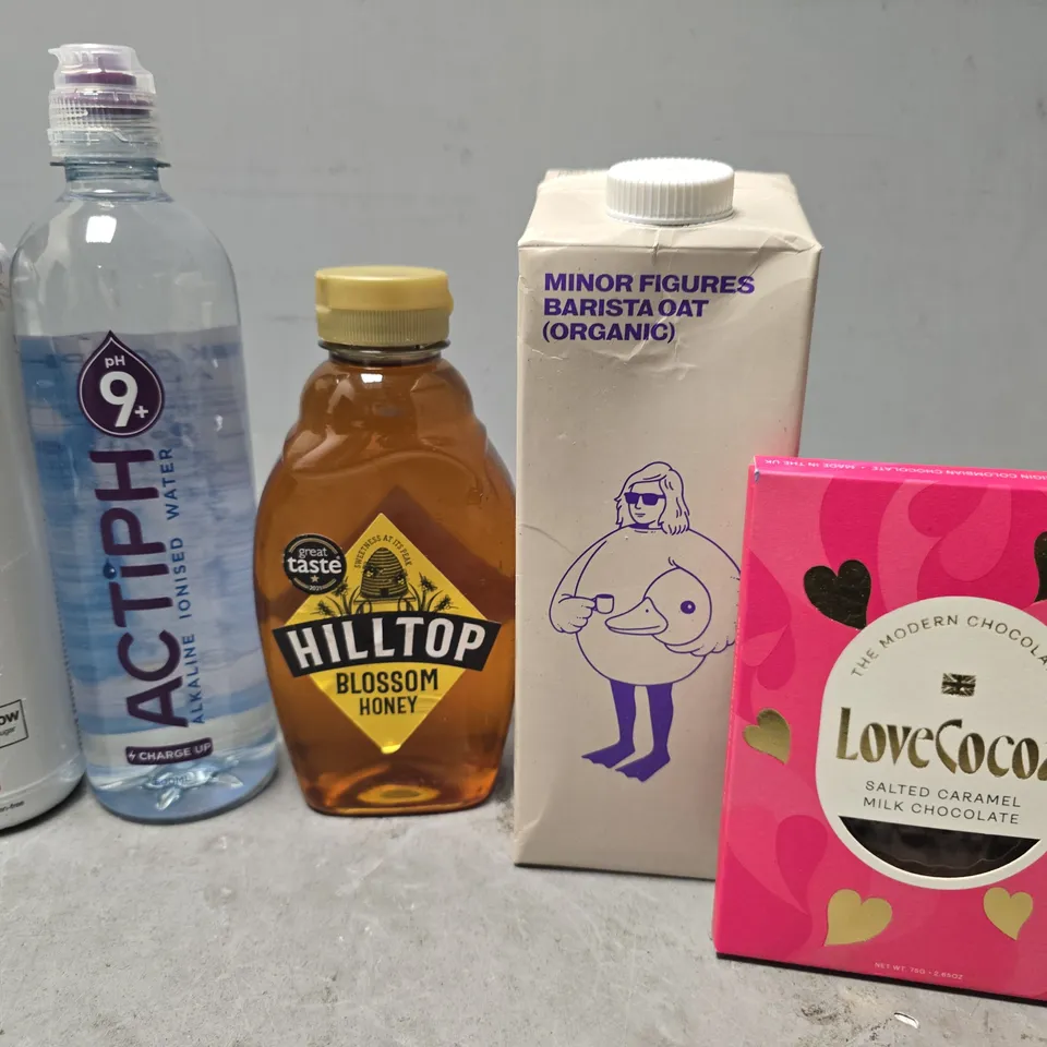 APPROXIMATELY 9 ASSORTED FOOD & DRINK ITEMS TO INCLUDE - HUEL VANILLA , LOVE COCOA MILK CHOCOLATE , BARISTA OAT ETC