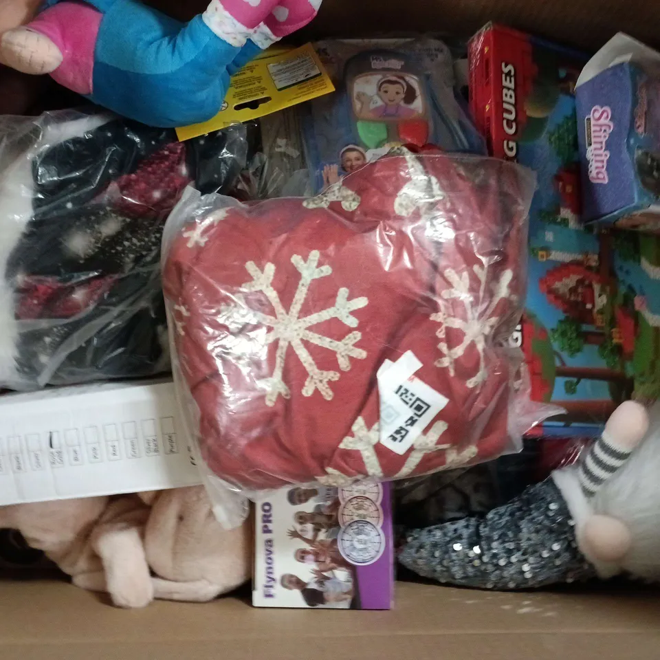 APPROXIMATELY 15 ASSORTED TOYS, GAMES, GIFTS AND NOVELTIES TO INCLUDE MAGNETIC BUILDING CUBES, MS. RACHEL, PARTY DECORATION SET, ETC - COLLECTION ONLY