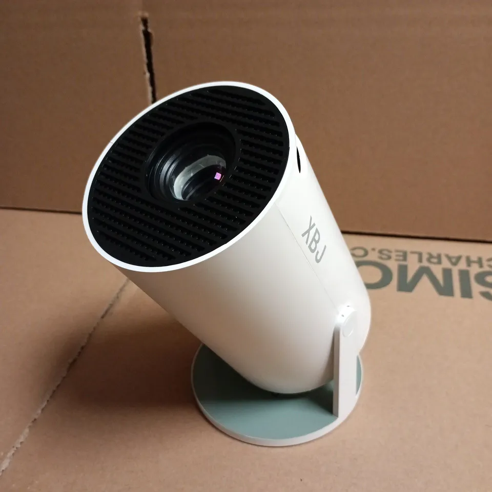 XBJ ULTRA HD PROJECTOR