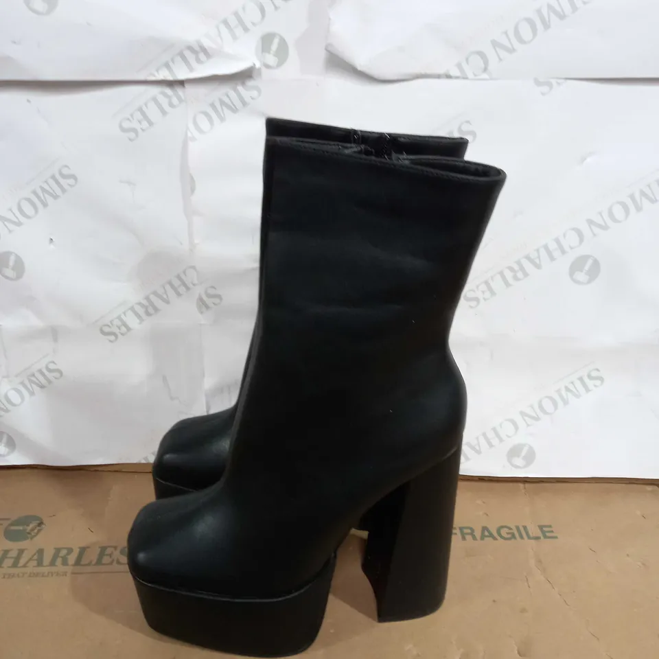 BLACK MATTE SQUARE PLATFORM HIGH BLOCK HEELED ANKLE BOOTS SIZE 5
