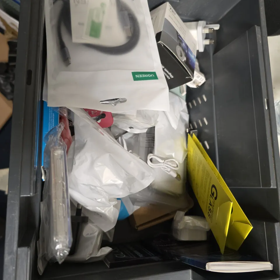 LARGE QUANTITY OF ASSORTED ELECTRICAL DEVICE ACCESSORIES