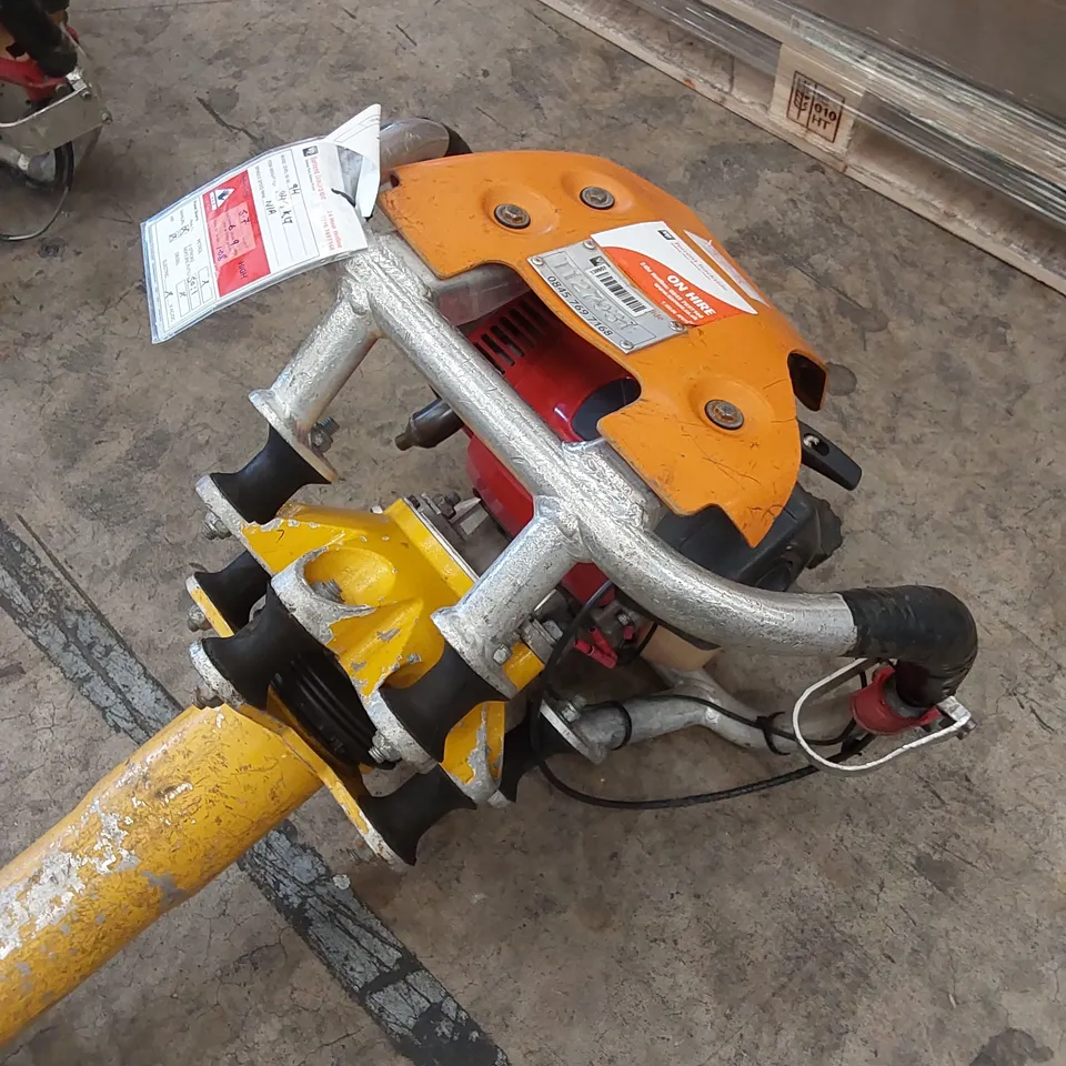 ROBEL 62.05 2 STROKE VERTICAL TAMPER - RAILWAY MAINTENANCE TOOL