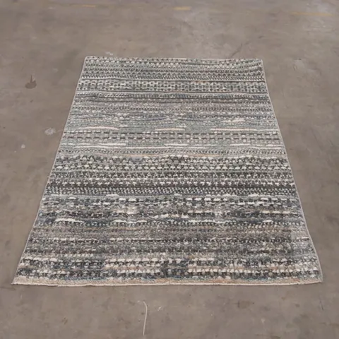 QUALITY DESIGNER AREA RUG - APPROXIMATELY 161 x 117cm
