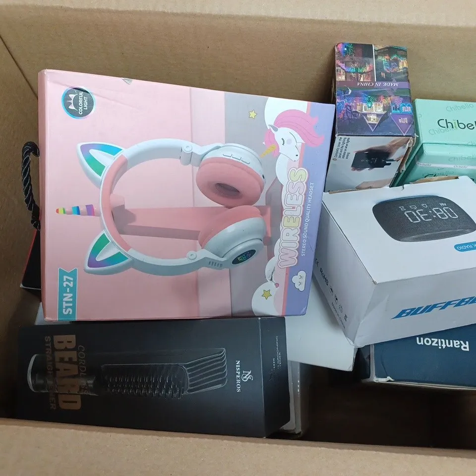 APPROXIMATELY 10 ASSORTED ITEMS TO INCLUDE CORDLESS BEAR STRAIGHTENER, KIDS WIRELESS HEADPHONES, DIGITAL ALARM CLOCK RADIO ETC.  