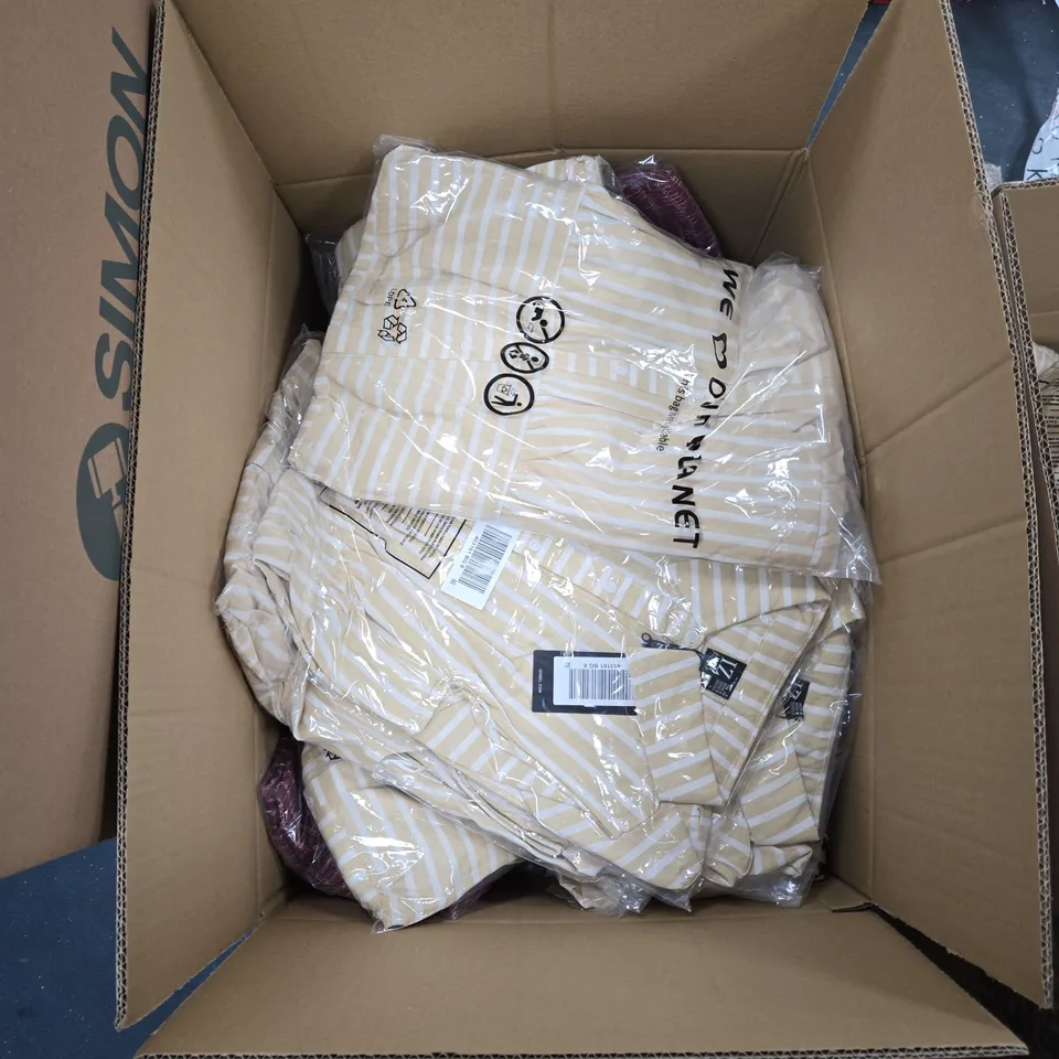 BOX OF APPROXIMATELY 50 CLOTHING ITEMS TO INCLUDE: IZABELA DRESS AND GREAT PLAINS DRESS