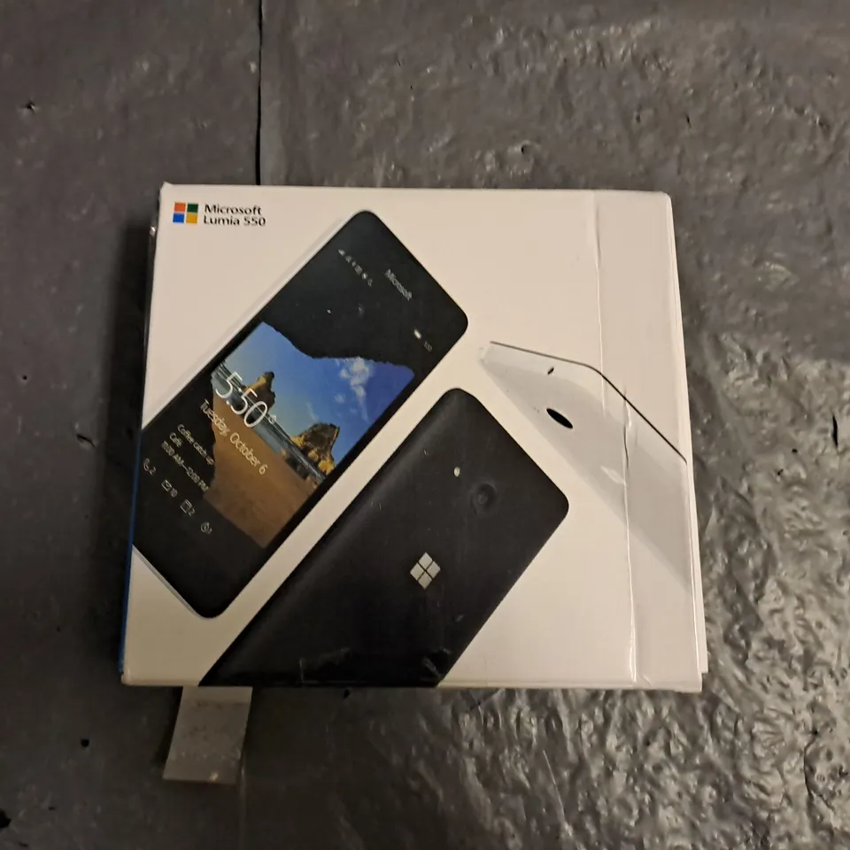 BOXED MICROSOFY LUMIA 550 MOBILE PHONE