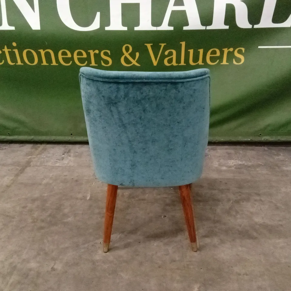 QUALITY DESIGNER TEAL VELVET DINING/ACCENT CHAIR