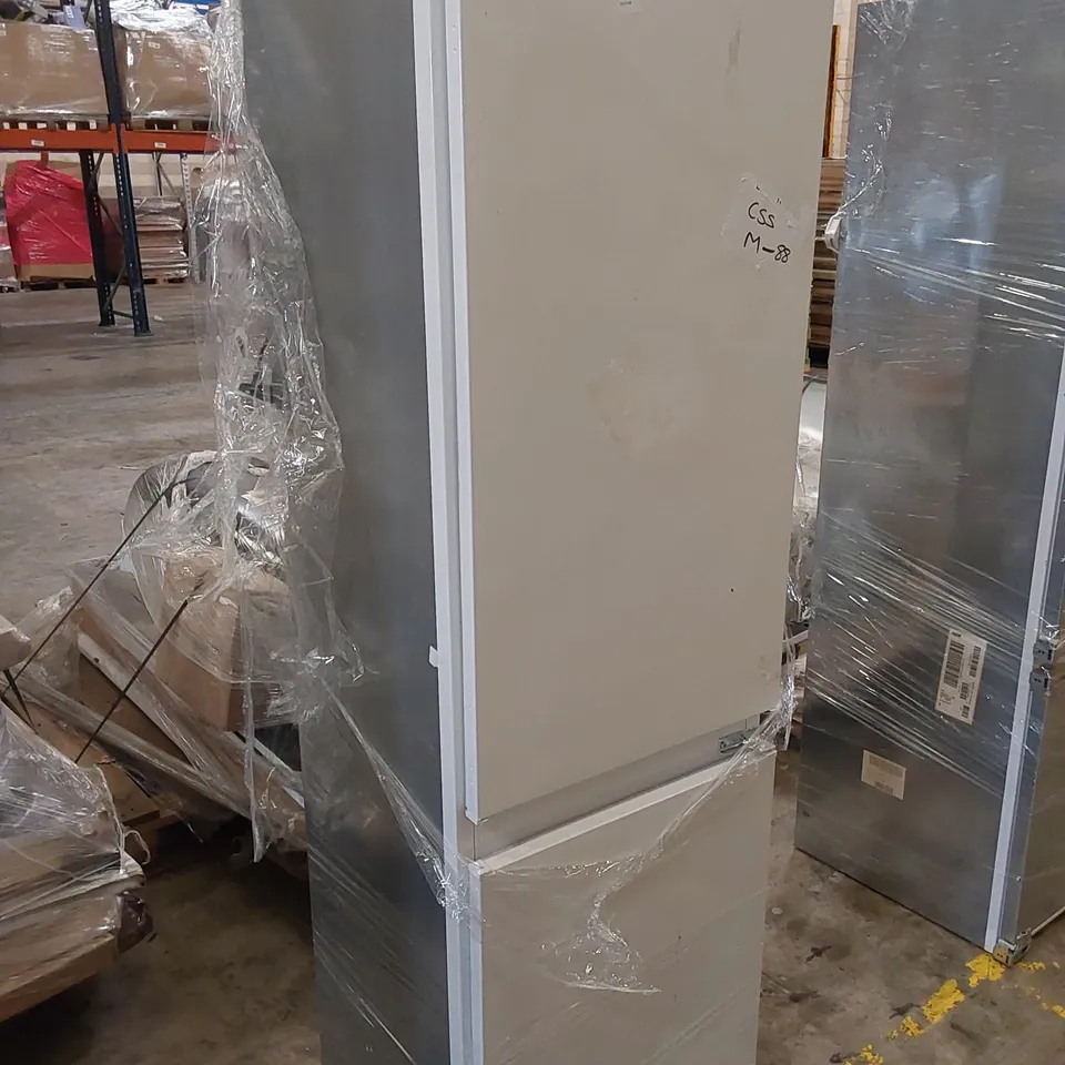 HOTPOINT HMCB-7030.AA.UK.1 INTEGRATED FRIDGE FREEZER