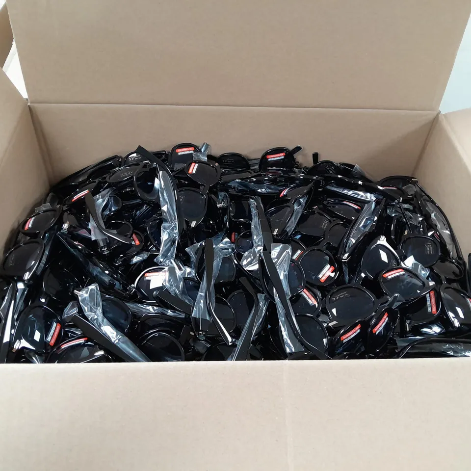 LARGE QUANTITY OF SUNGLASSES