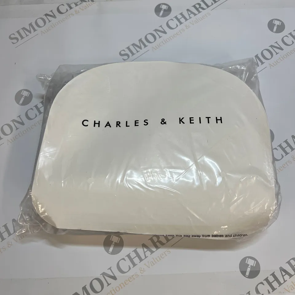 CHARLES & KEITH CESSIA METALLIC ACCENT SHOULDER BAG IN BLACK SIZE M