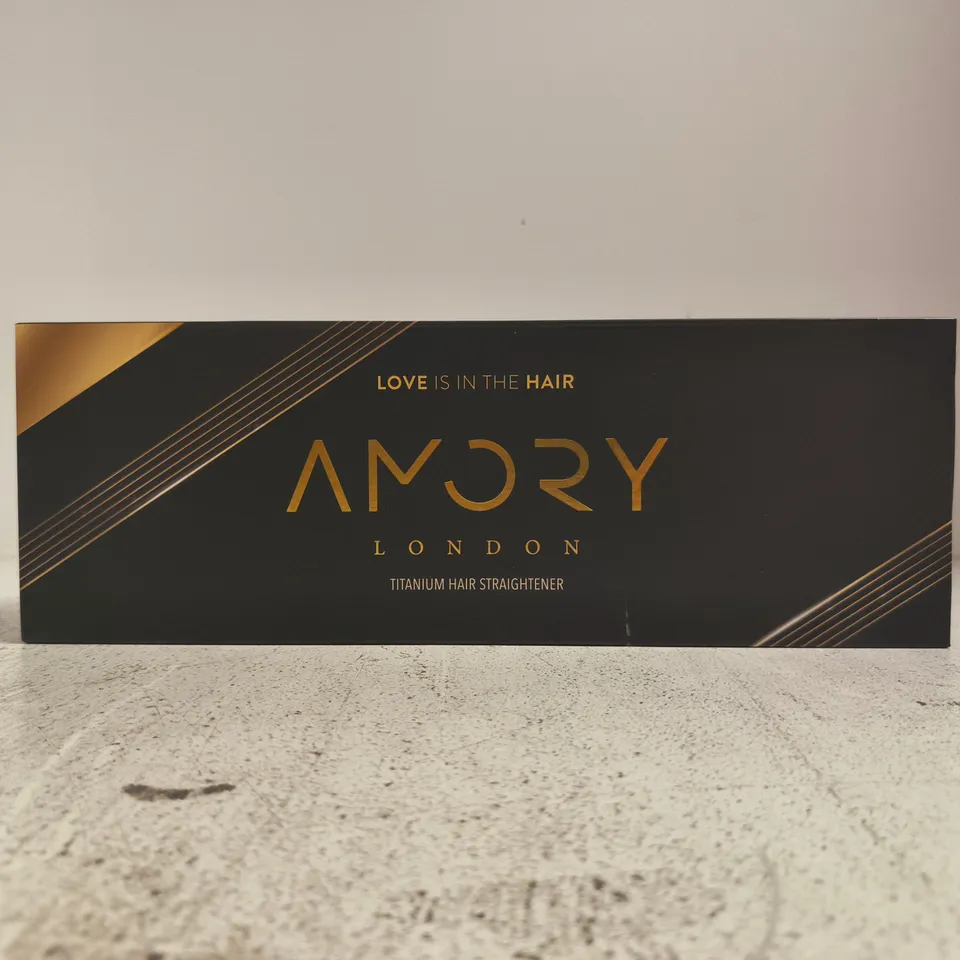 AMORY LONDON TITANIUM HAIR STRAIGHTENER