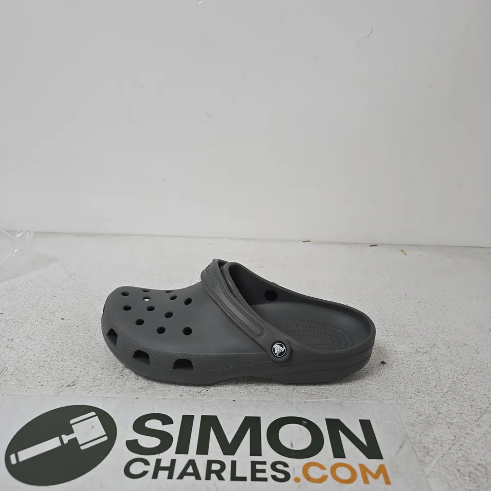 CROCS CLASSIC CLOG – GREY, UK 9 (EU 44)