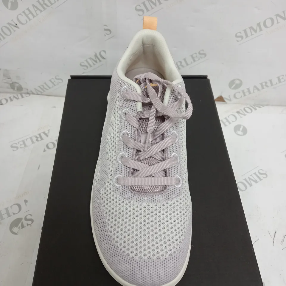BOXED VIOLET VIONIC TRAINERS SIZE 6