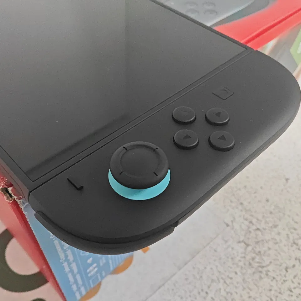 BOXED NINTENDO SWITCH 2 HANDHELD GAMING CONSOLE WITH ACCESSORIES