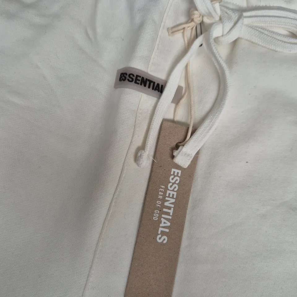ESSENTIALS FEAR OF GOD SHORTS – WHITE, SIZE L