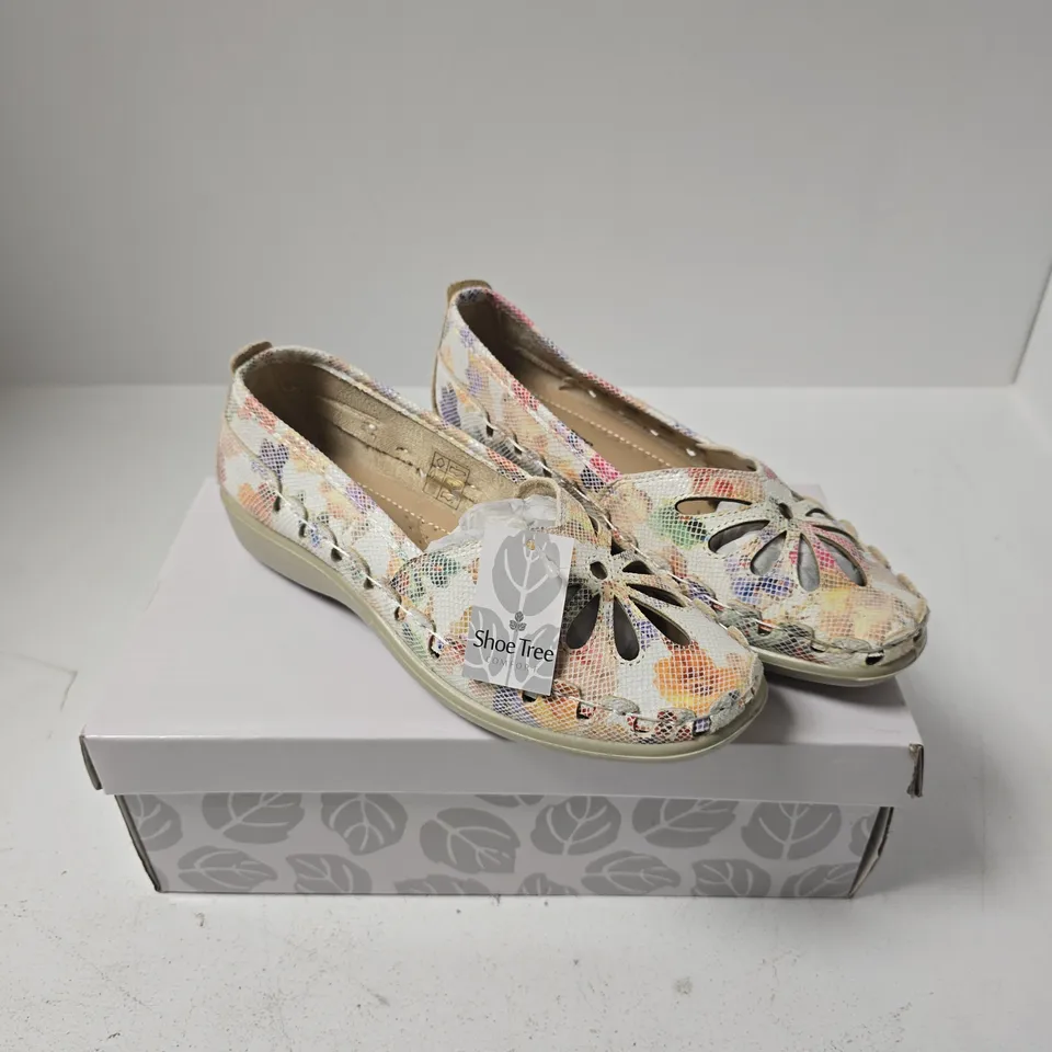 SHOE TREE PALMA FLORAL MIX WOMEN'S FLATS - 3