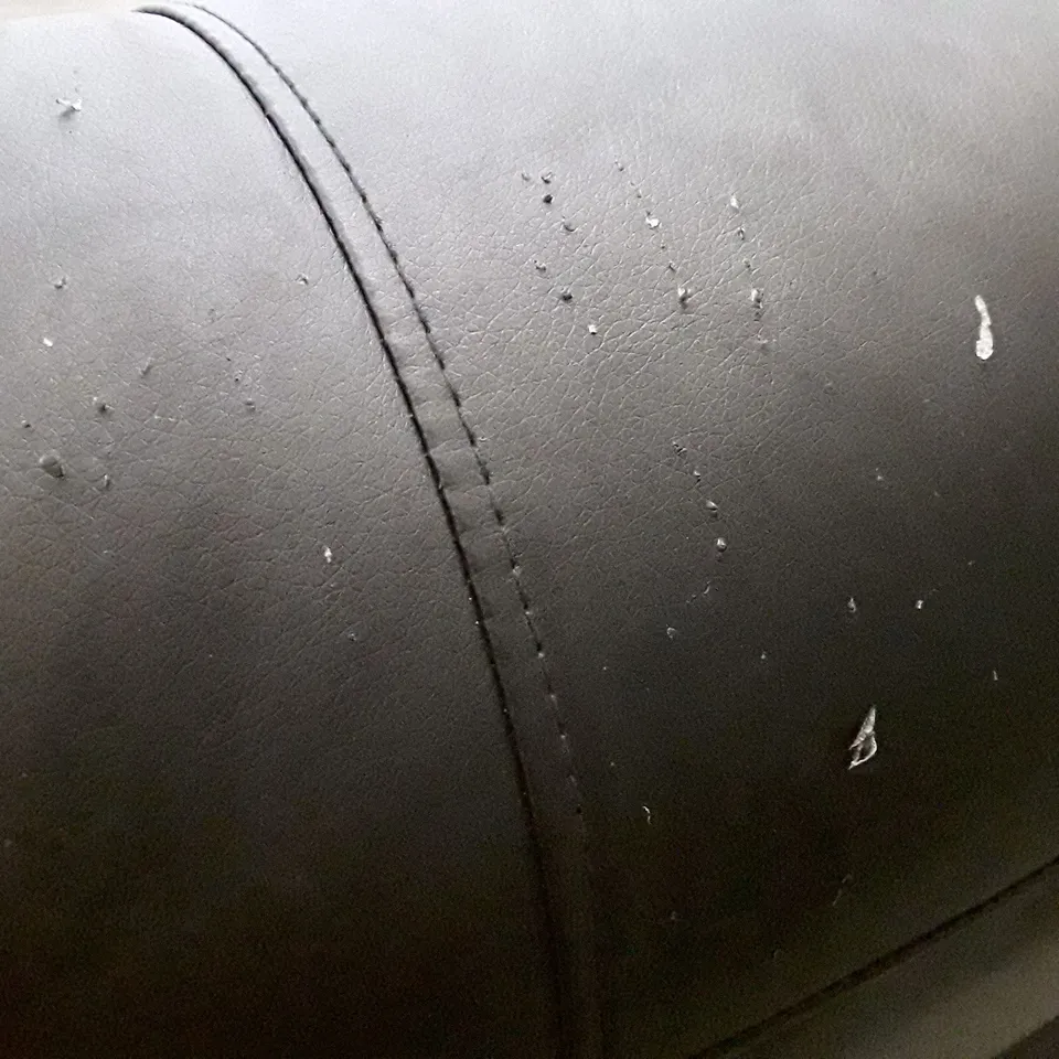 QUALITY DESIGNER ELECTRIC RECLINER ARMCHAIR WITH CUPHOLDERS - BLACK LEATHER