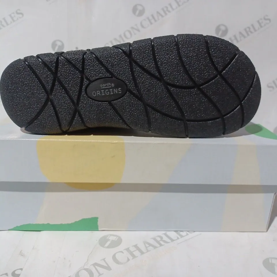 boxed pair of EARTH ORIGINS ELOISE CLOG SLIPPER (BLACK), SIZE 6 UK