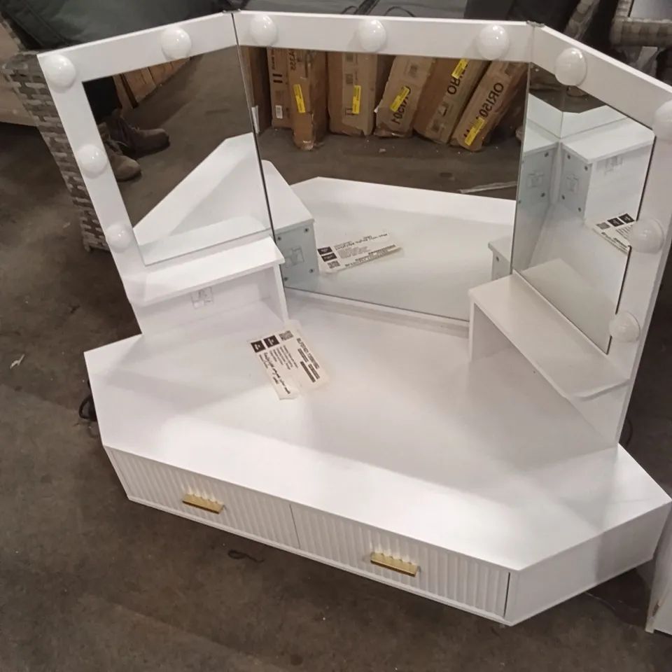 DRESSING TABLE - MISSING LEGS - FAULTY LIGHTING SYSTEM
