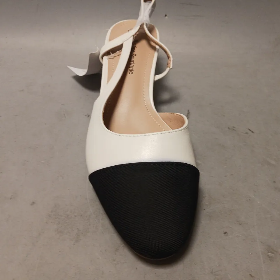 BOXED PAIR OF LA BOTTINE SOURIANTE CLOSED TOE LOW BLOCK HEEL SHOES IN WHITE/BLACK EU SIZE 40
