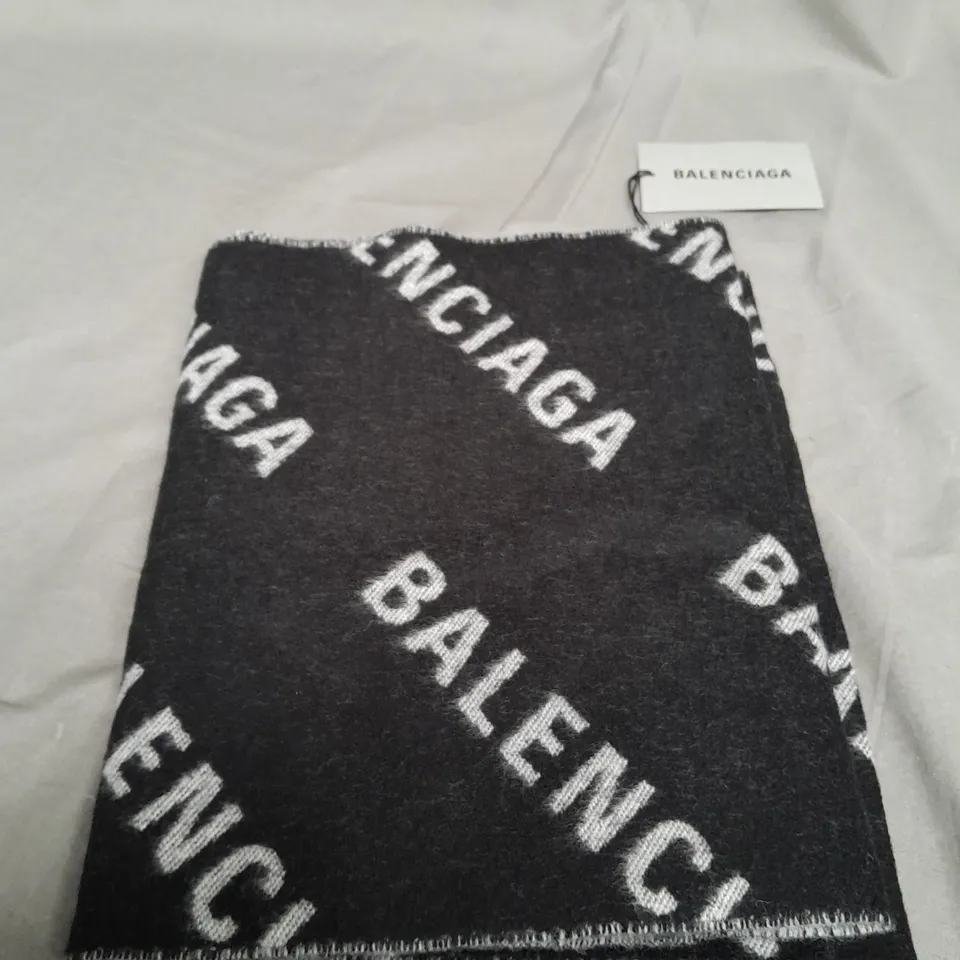 BALENCIAGA SC ALL OVER MACRO SCARF
