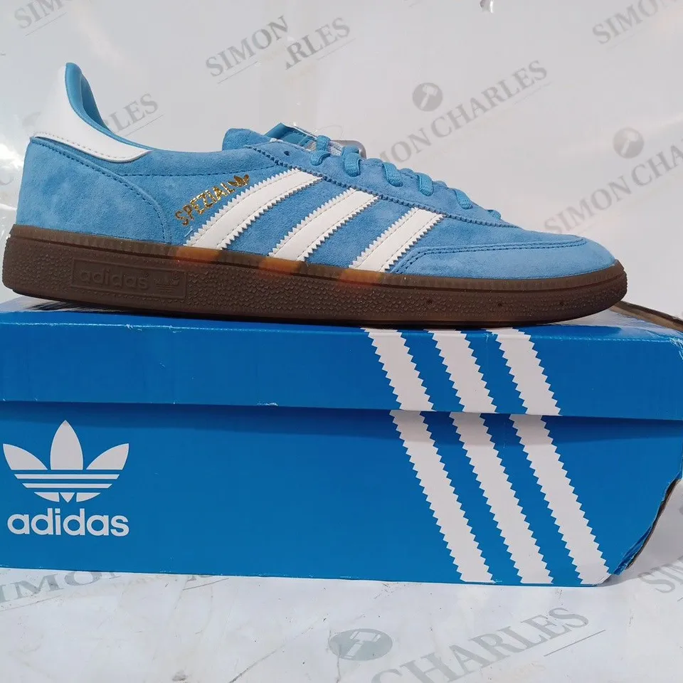 BOXED PAIR OF ADIDAS HANDBALL SPEZIAL SHOES IN BLUE/WHITE UK SIZE 11