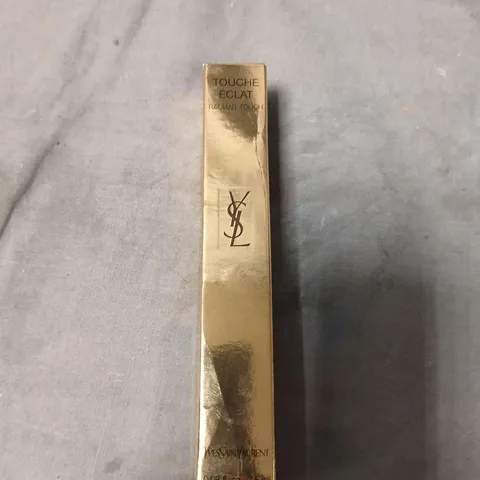 YVES SAINT LAURENT TOUCHE ÉCLAT RADIANT TOUCH HIGHLIGHTER – BOXED