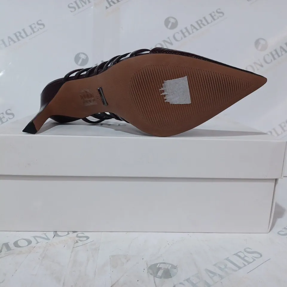 BOXED PAIR OF REISS DAPHNE SLINGBACK HEELS IN POMEGRANATE SIZE 6